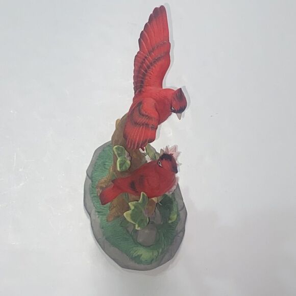 Vintage Wellington Collection Hummingbird Porcelain Figurine - Picture 7 of 12